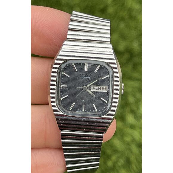 Vintage Seiko Quartz 2623- 5020 Rare Watch Women's Dead Battery Black SQ - Picture 1 of 10